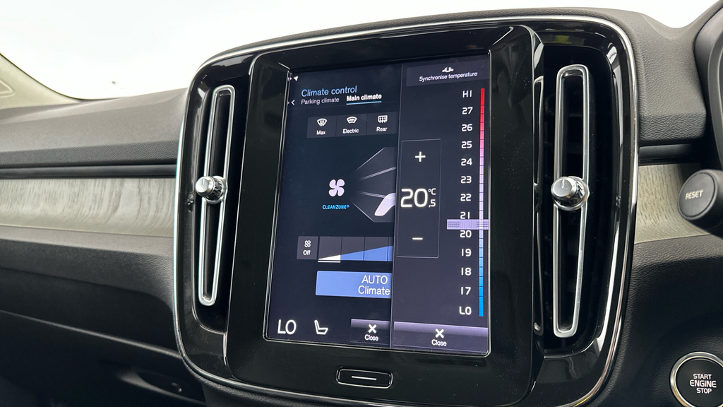 Volvo XC40 2.0 T4 Momentum Pro Awd Geartronic - Suv 5 Sea White #19