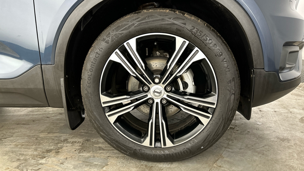 Volvo XC40 2.0 T4 Momentum Pro Awd Geartronic - Suv 5 Sea White #31