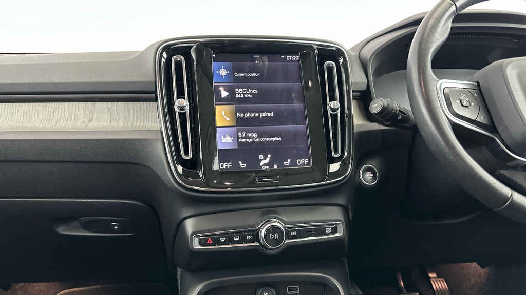 Volvo XC40 2.0 T4 Momentum Pro Awd Geartronic - Suv 5 Sea White #16