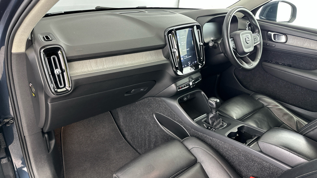 Volvo XC40 2.0 T4 Momentum Pro Awd Geartronic - Suv 5 Sea White #10
