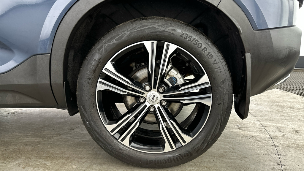 Volvo XC40 2.0 T4 Momentum Pro Awd Geartronic - Suv 5 Sea White #29