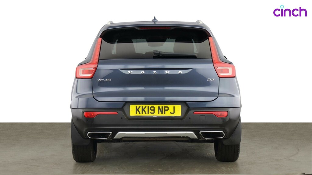 Volvo XC40 2.0 T4 Momentum Pro Awd Geartronic - Suv 5 Sea White #4