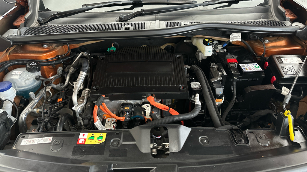 Peugeot e-2008 50Kwh Gt Suv 7Kw Charger 136 #22