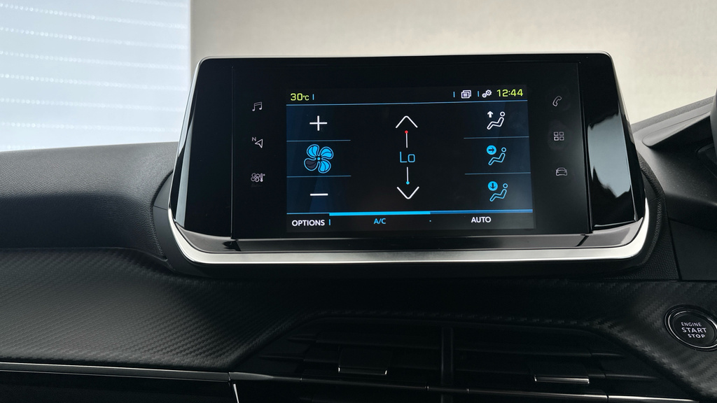 Peugeot e-2008 50Kwh Gt Suv 7Kw Charger 136 #13