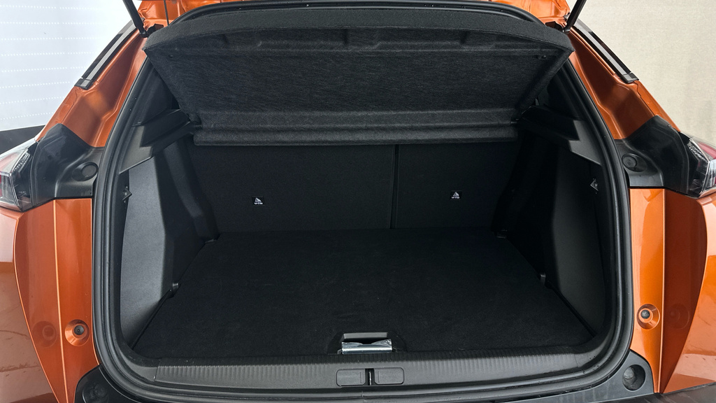 Peugeot e-2008 50Kwh Gt Suv 7Kw Charger 136 #21