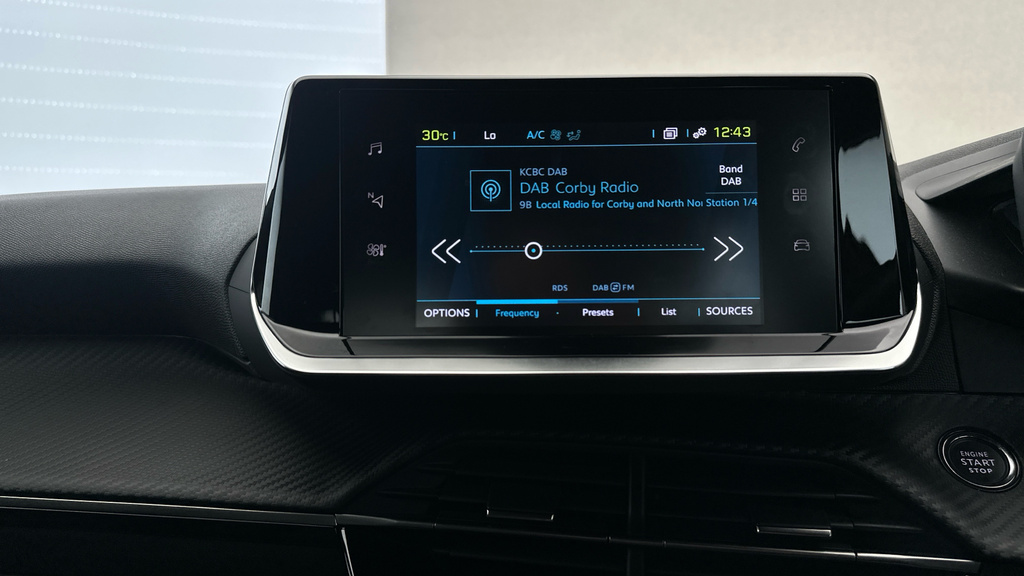 Peugeot e-2008 50Kwh Gt Suv 7Kw Charger 136 #15