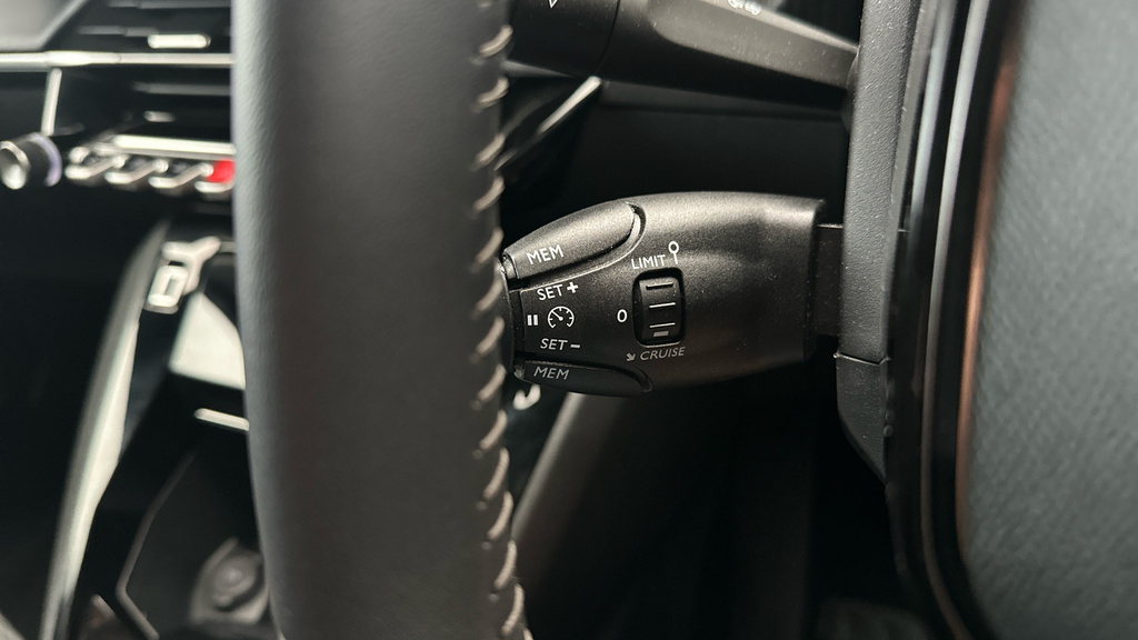 Peugeot e-2008 50Kwh Gt Suv 7Kw Charger 136 #12