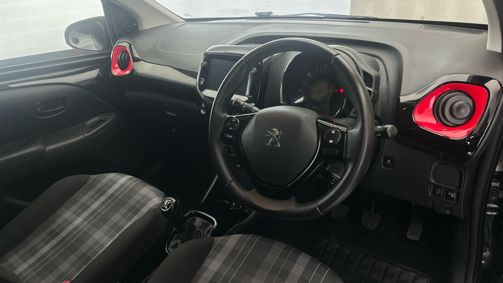 Peugeot 108 1.0 Allure Euro 6 Ss Black #9