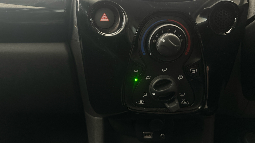 Peugeot 108 1.0 Allure Euro 6 Ss Black #13