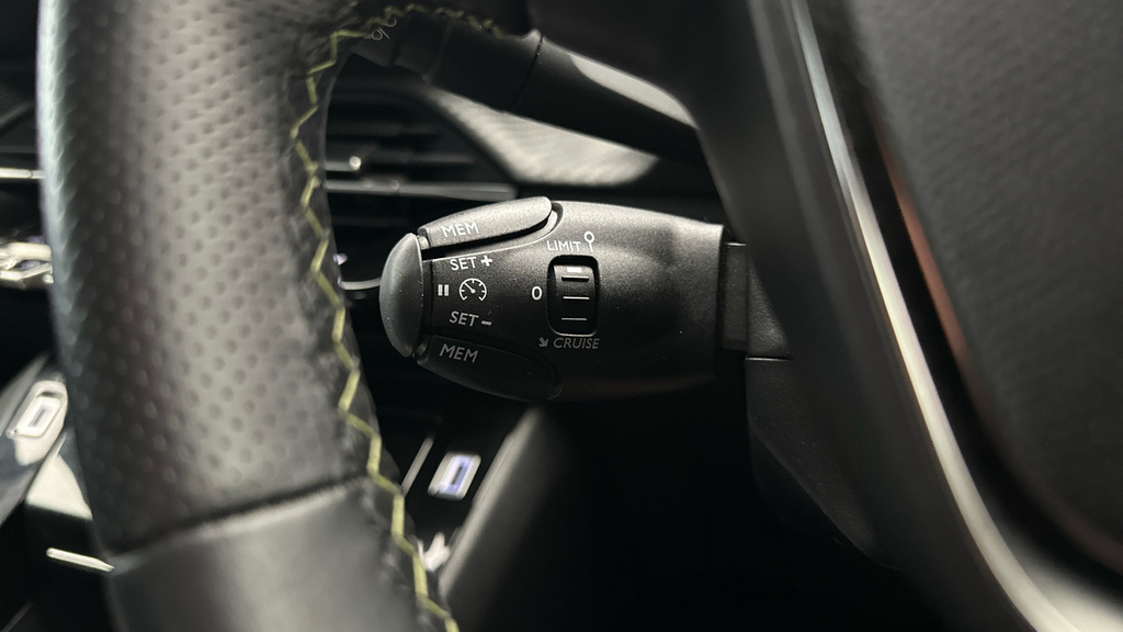 Peugeot e-2008 50Kwh Gt Suv 7Kw Charger 136 Grey #13