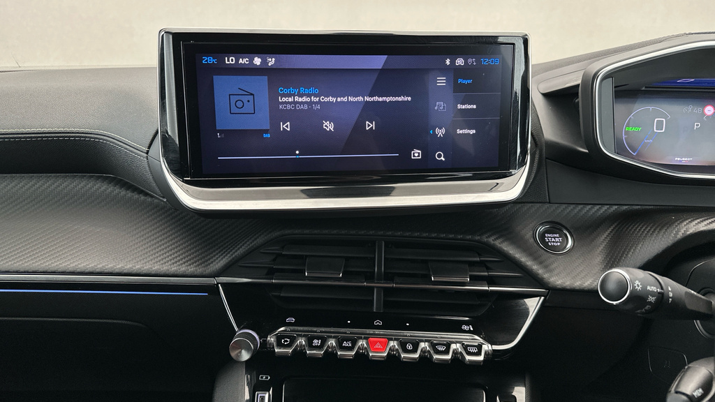 Peugeot e-2008 50Kwh Gt Suv 7Kw Charger 136 Grey #18