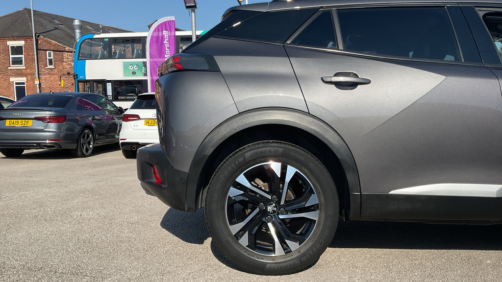 Peugeot 2008 1.2 Puretech Allure Premium Suv Eat Eur #18