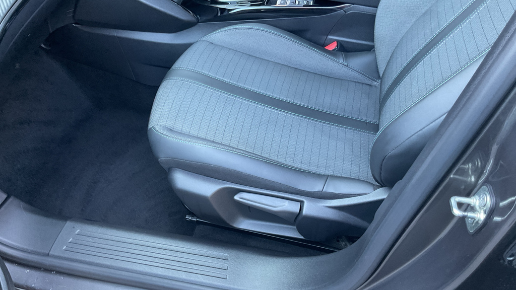 Peugeot 2008 1.2 Puretech Allure Premium Suv Eat Eur #36
