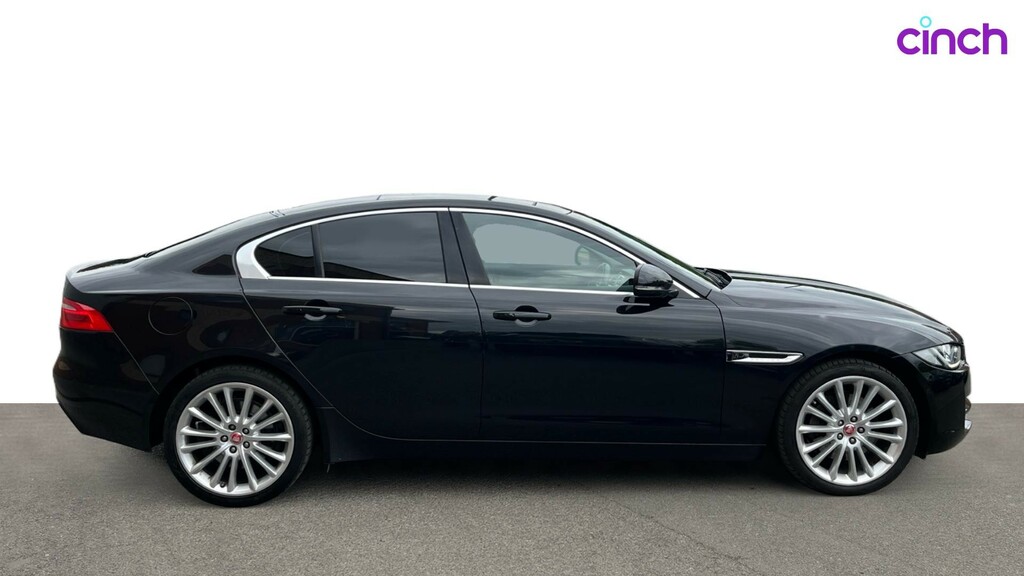 Jaguar XE 2018 2.0I Gpf R-sport Saloon Euro White #2