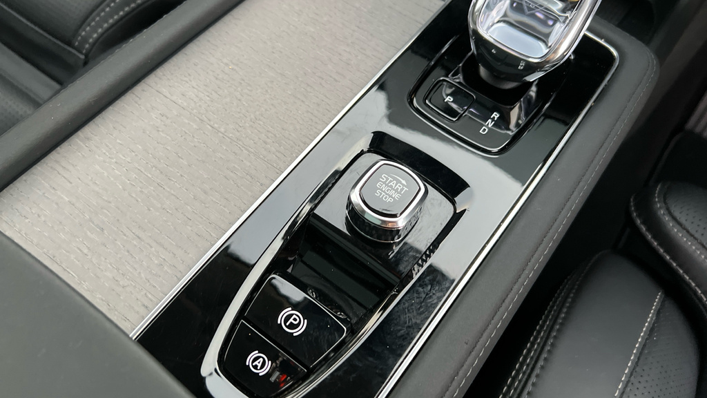 Volvo XC90 2.0 T8 18.8Kwh Ultra Dark Suv Plug-in H White #36