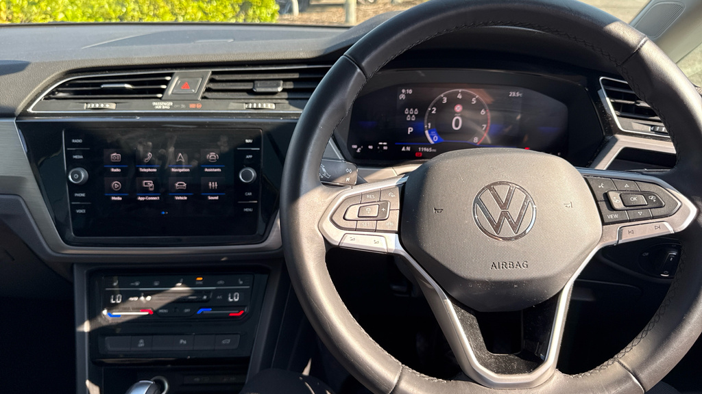Volkswagen Touran Touran 1.5 Tsi Evo Match Dsg Black #27