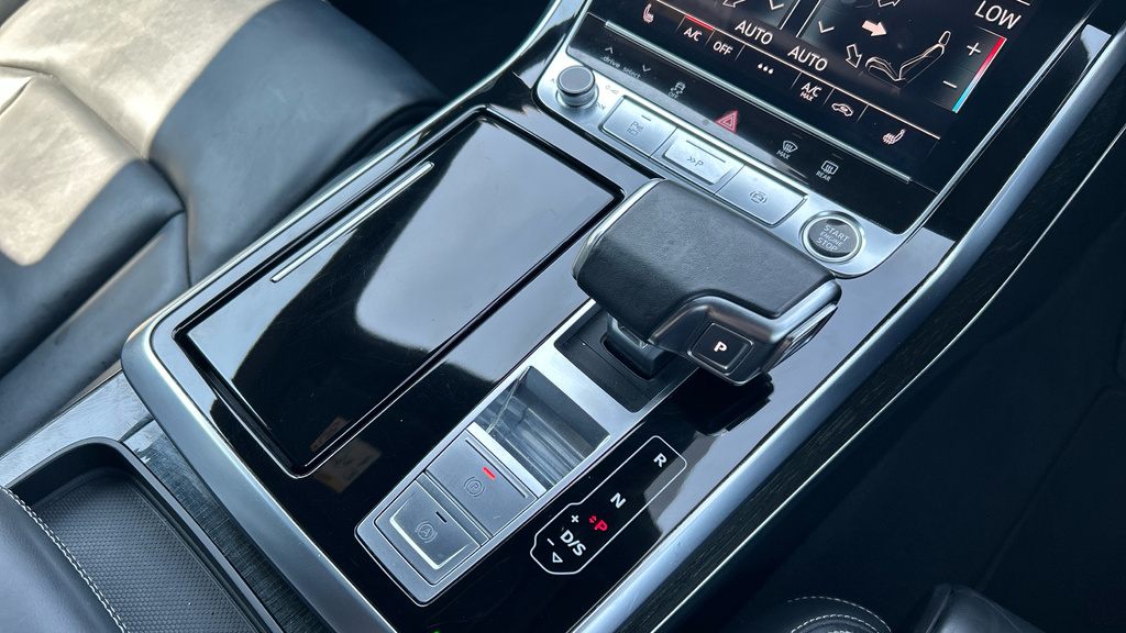 Audi Q8  Black #27