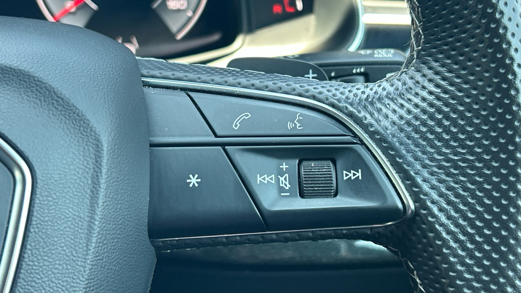Audi Q8  Black #29