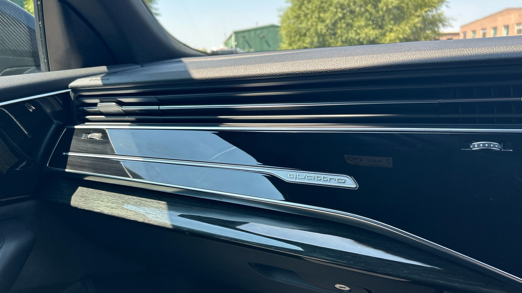 Audi Q8  Black #25