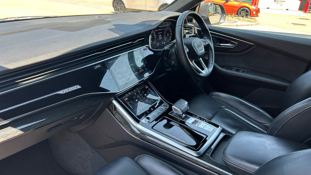Audi Q8  Black #10