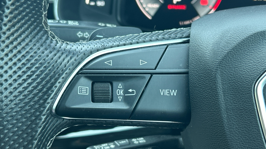 Audi Q8  Black #30