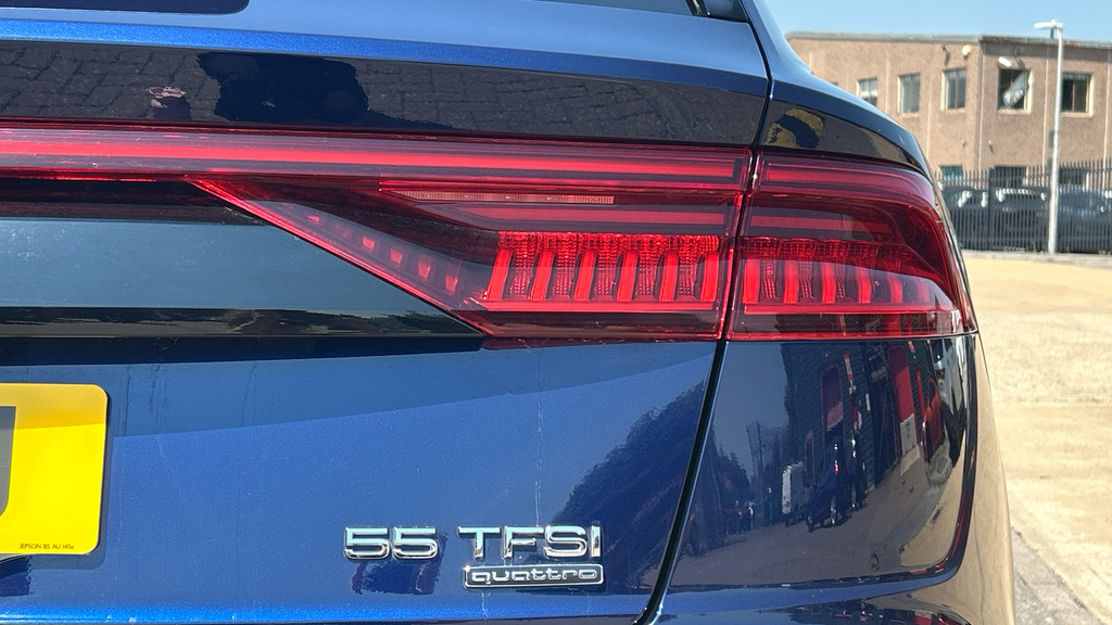 Audi Q8  Black #38