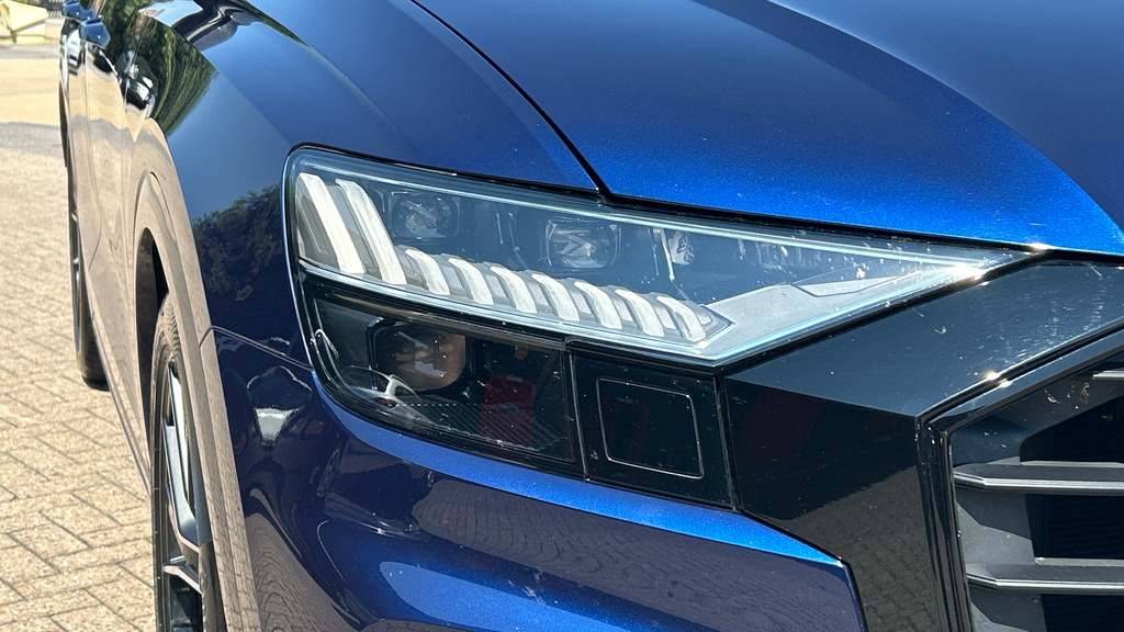 Audi Q8  Black #39