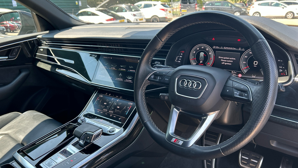 Audi Q8  Black #9