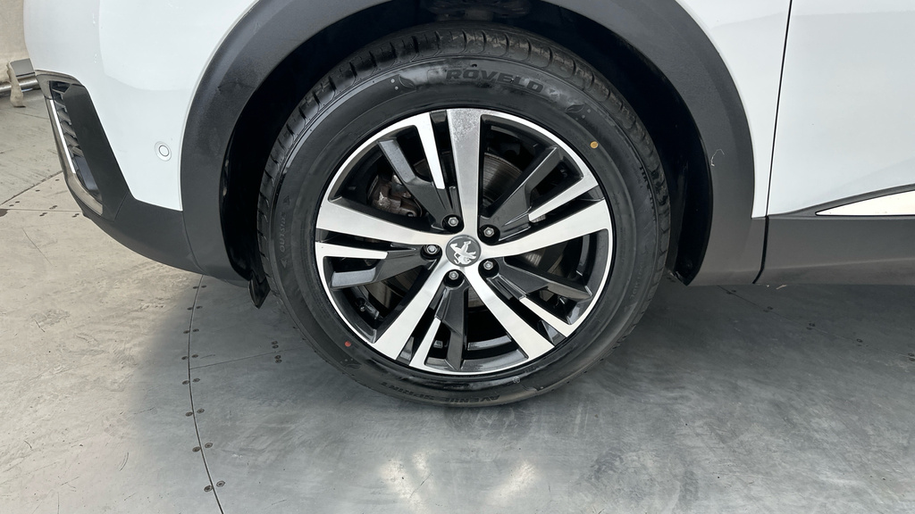 Peugeot 5008 1.5 Bluehdi Allure Eat8 Estate Black #22