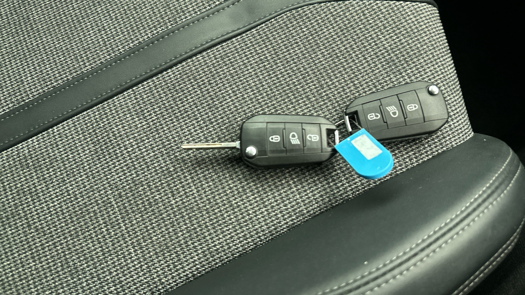 Peugeot 5008 1.5 Bluehdi Allure Eat8 Estate Black #27