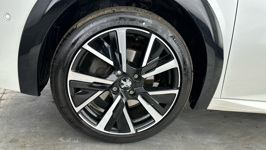 Peugeot 208 1.2 Puretech Allure Premium Euro 6 Ss Black #21