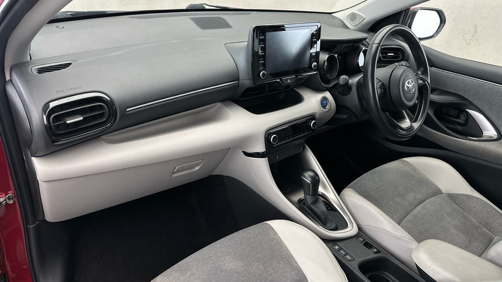 Toyota Yaris Toyota Yaris 1.5 Hybrid Design Cvt White #13