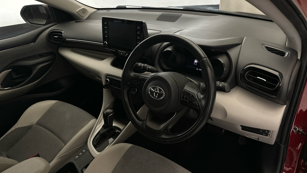 Toyota Yaris Toyota Yaris 1.5 Hybrid Design Cvt White #12