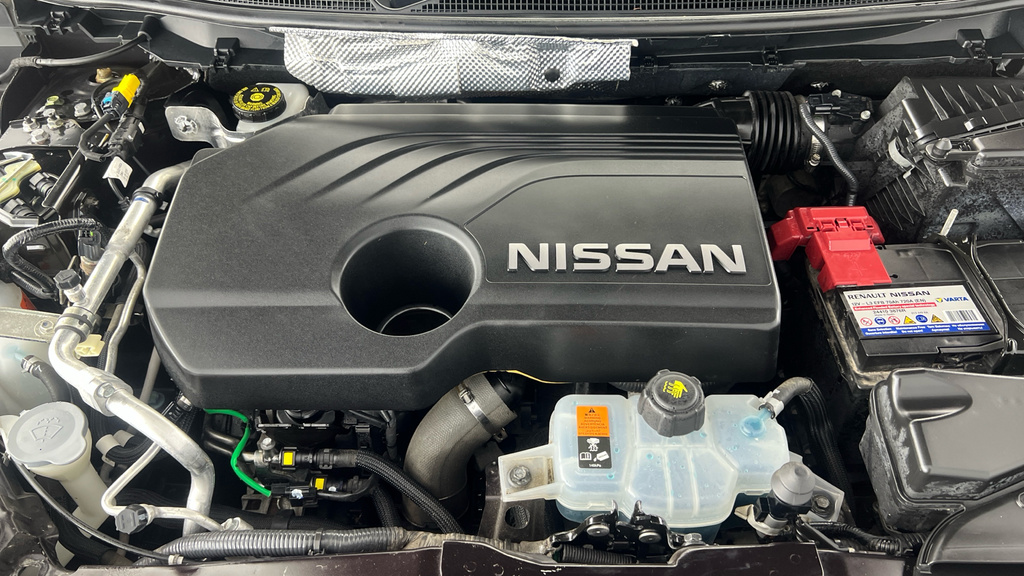Nissan Qashqai 1.3 Dig-t 140Ps N-connecta Glass Roof Red #26