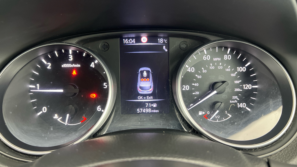 Nissan Qashqai 1.3 Dig-t 140Ps N-connecta Glass Roof Red #23