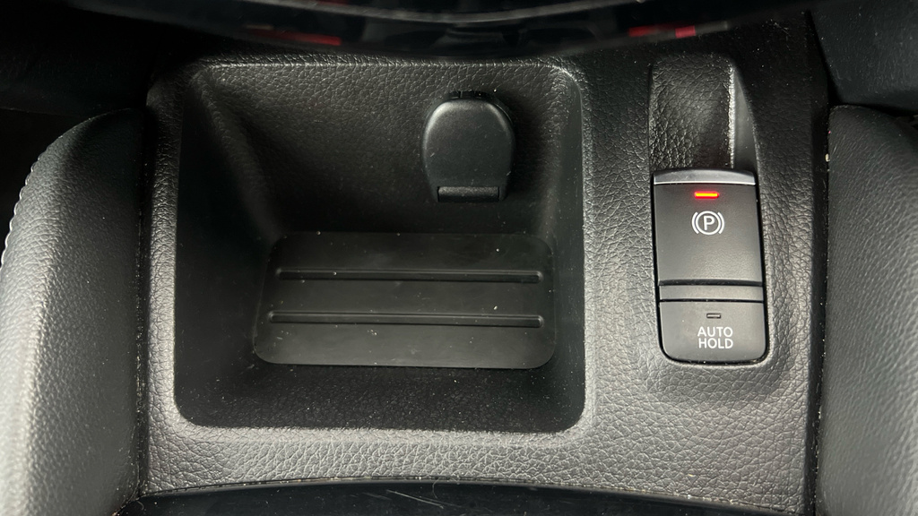 Nissan Qashqai 1.3 Dig-t 140Ps N-connecta Glass Roof Red #13