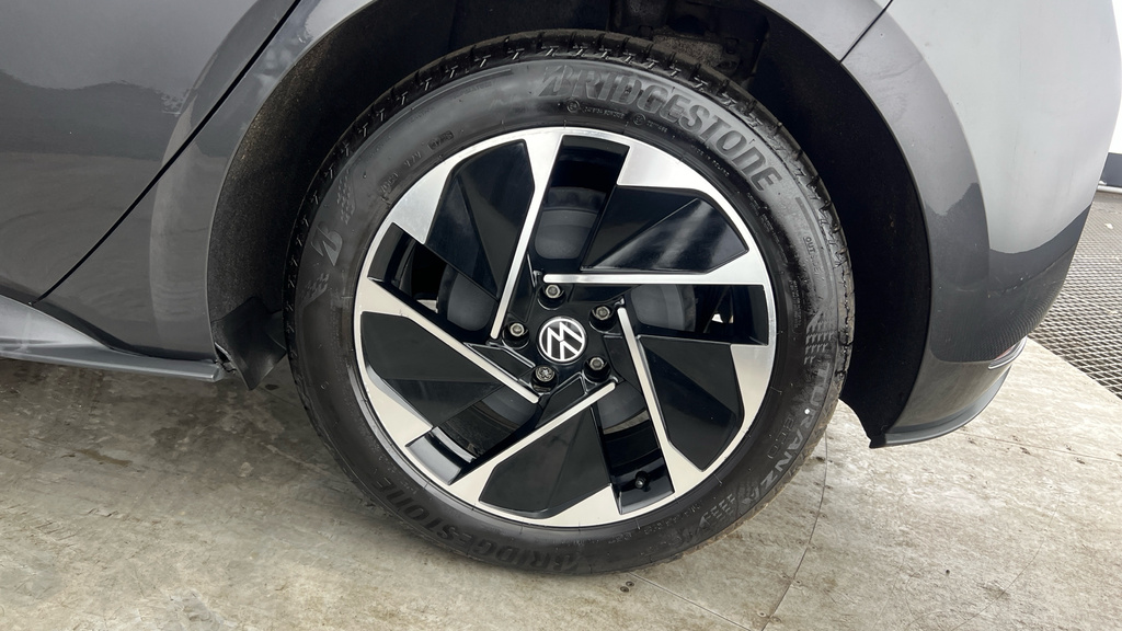 Volkswagen ID.3 107Kw Family Pro 58Kwh 18In Alloys Grey #29