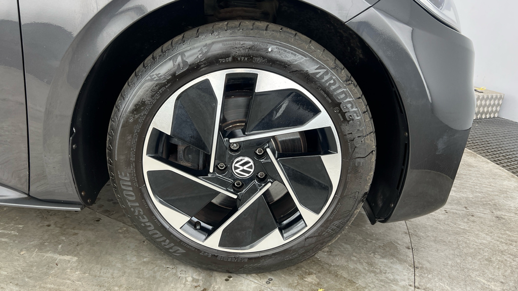 Volkswagen ID.3 107Kw Family Pro 58Kwh 18In Alloys Grey #31
