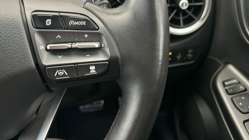 Hyundai Kona 1.0 T-gdi Mhev Premium Suv Hybrid Manua Blue #18