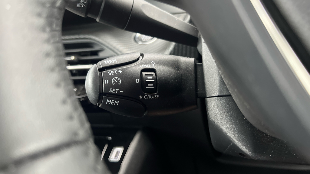 Peugeot e-2008 50Kwh Gt Suv 7Kw Charger 136 #12