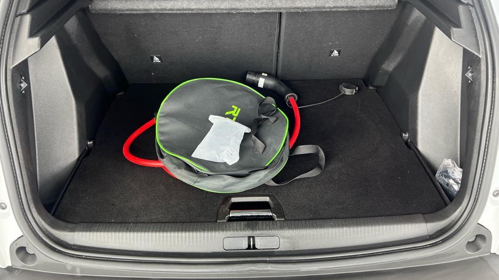 Peugeot e-2008 50Kwh Gt Suv 7Kw Charger 136 #20