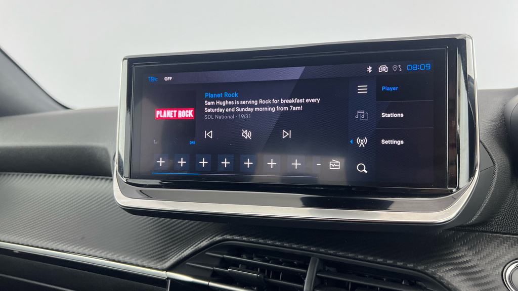 Peugeot e-2008 50Kwh Gt Suv 7Kw Charger 136 #13