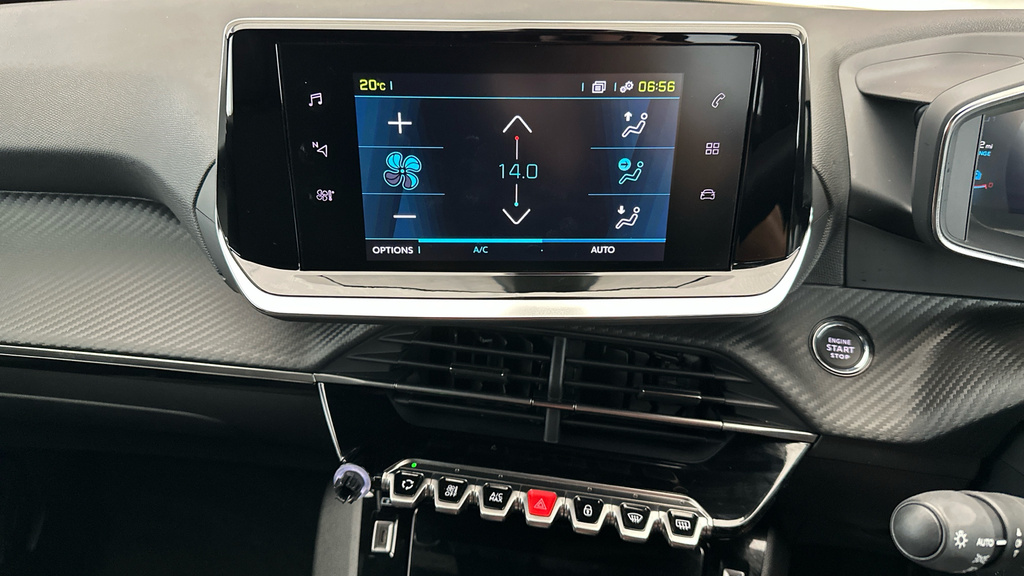 Peugeot e-2008 50Kwh Gt Suv 7Kw Charger 136 White #14