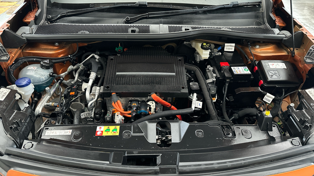 Peugeot e-2008 50Kwh Gt Suv 7Kw Charger 136 White #24