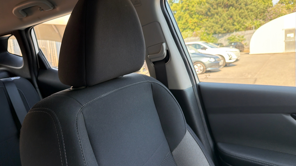 Nissan Qashqai 1.3 Dig-t 140Ps N-connecta Pan Roof Red #22