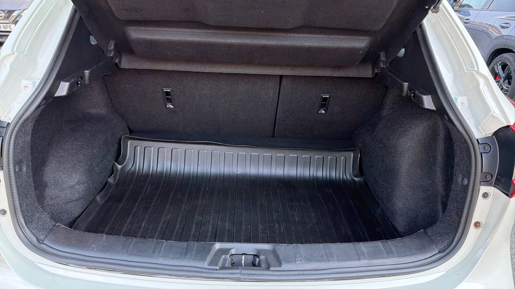 Nissan Qashqai 1.3 Dig-t 140Ps N-connecta Pan Roof Red #15