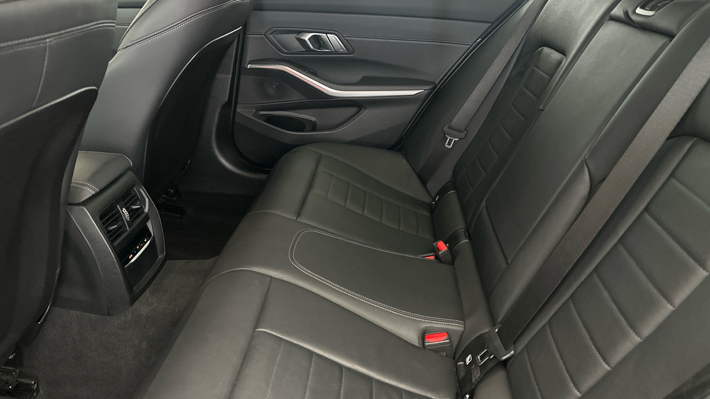 BMW 3 Series 320I Sport Step Black #21