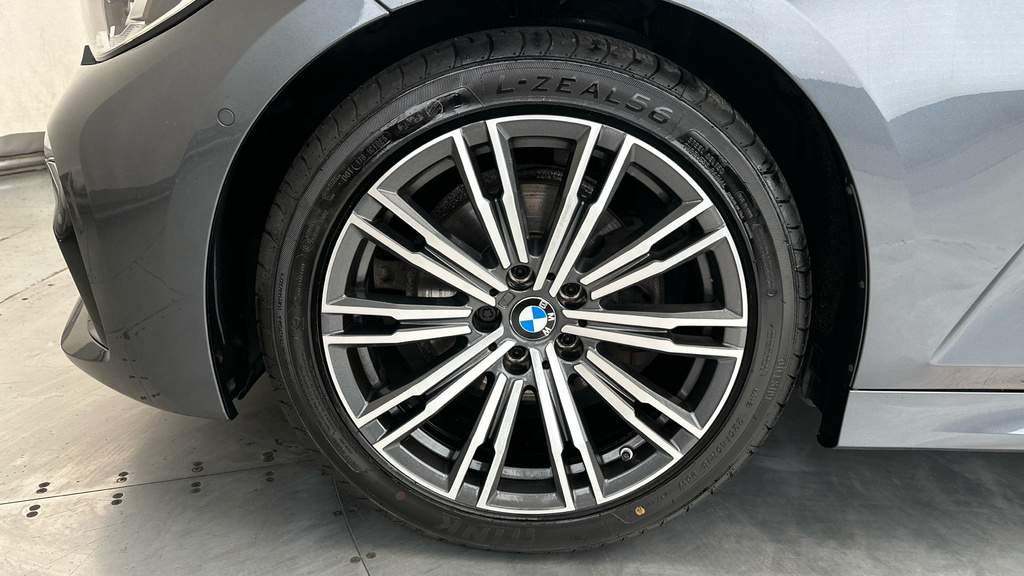 BMW 3 Series 320I Sport Step Black #24