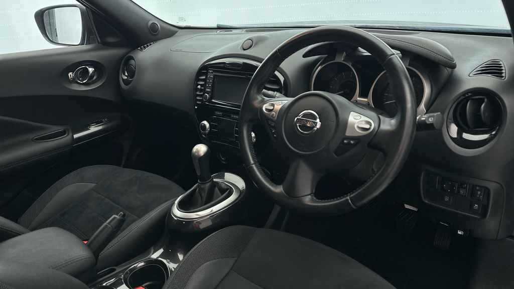 Nissan Juke Hatchback White #9