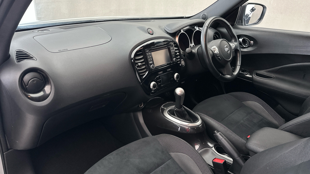 Nissan Juke Hatchback White #10